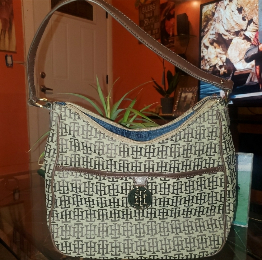 🌾TOMMY HILFIGER🍂 Hobo Bag